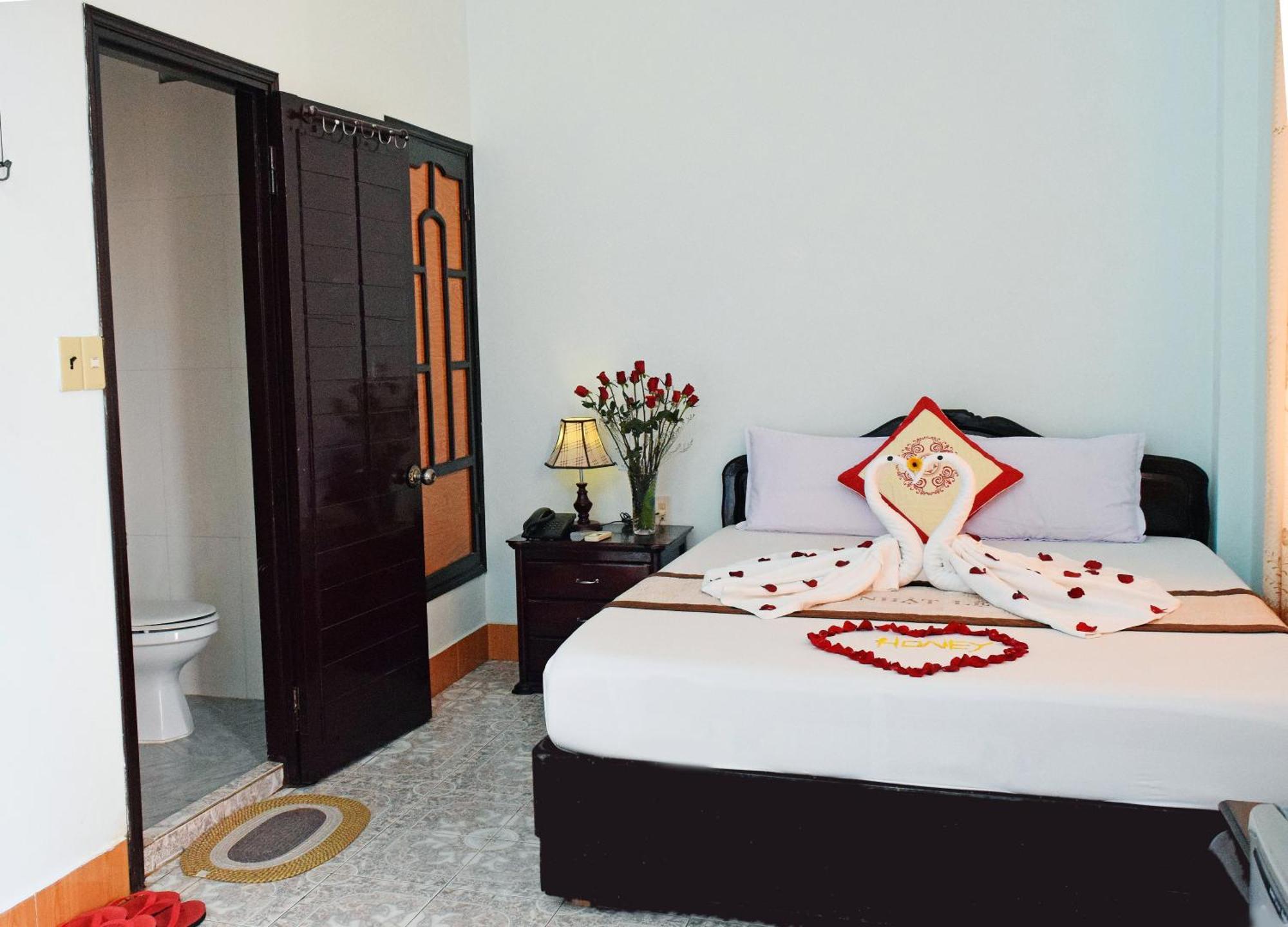 Nhat Le Hotel Hue Exterior foto